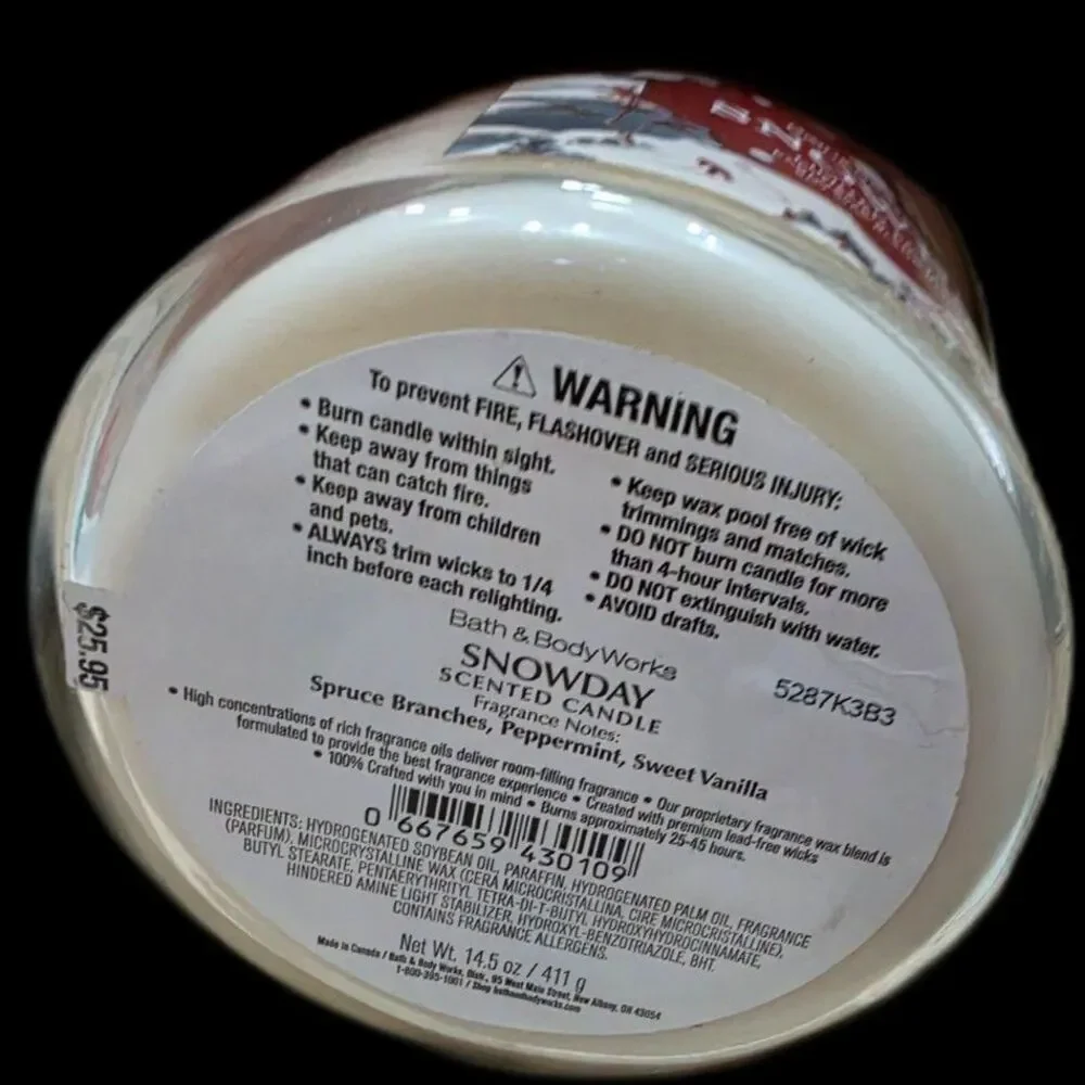 New Bath and Body Works Snowday Candle - Picture 2 of 3